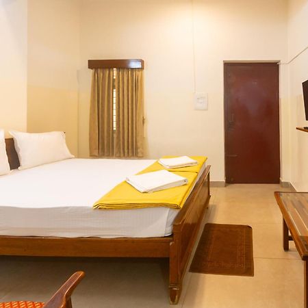Sri Ramakrishna Hotel Bengalúr Exteriér fotografie