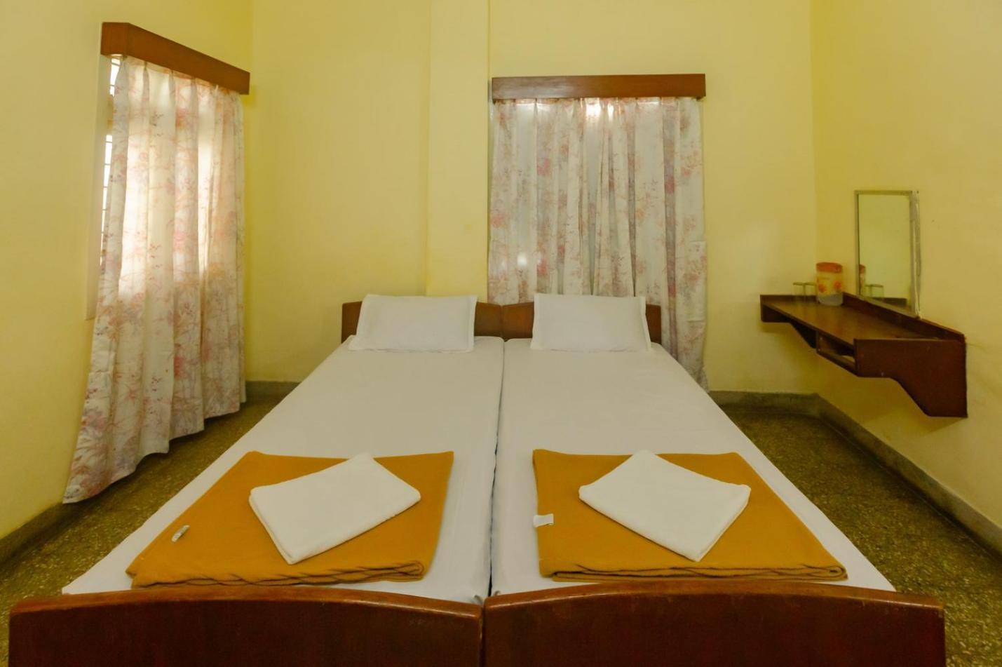 Sri Ramakrishna Hotel Bengalúr Exteriér fotografie
