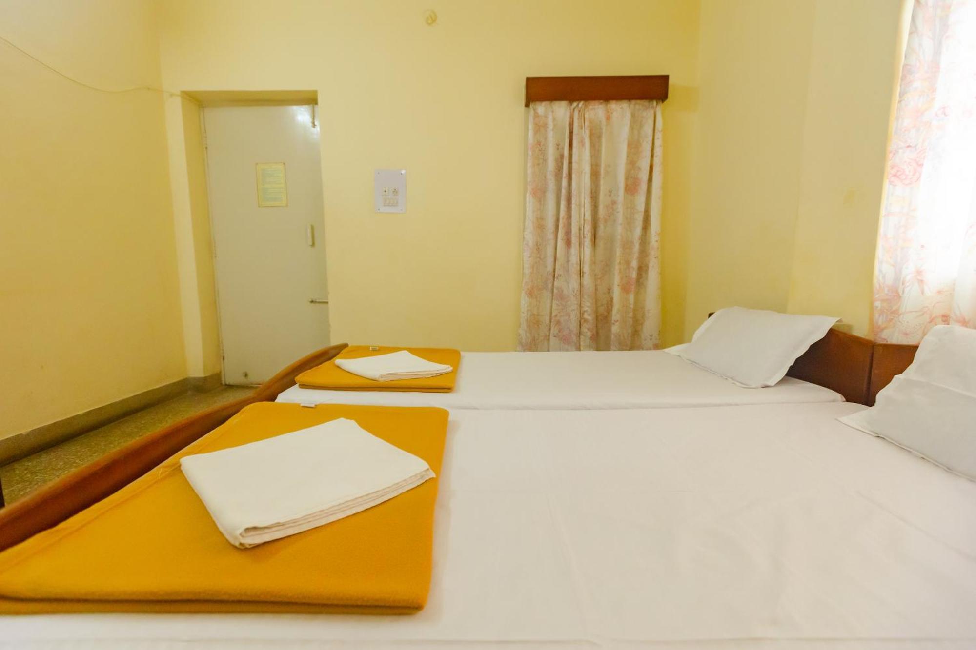 Sri Ramakrishna Hotel Bengalúr Exteriér fotografie