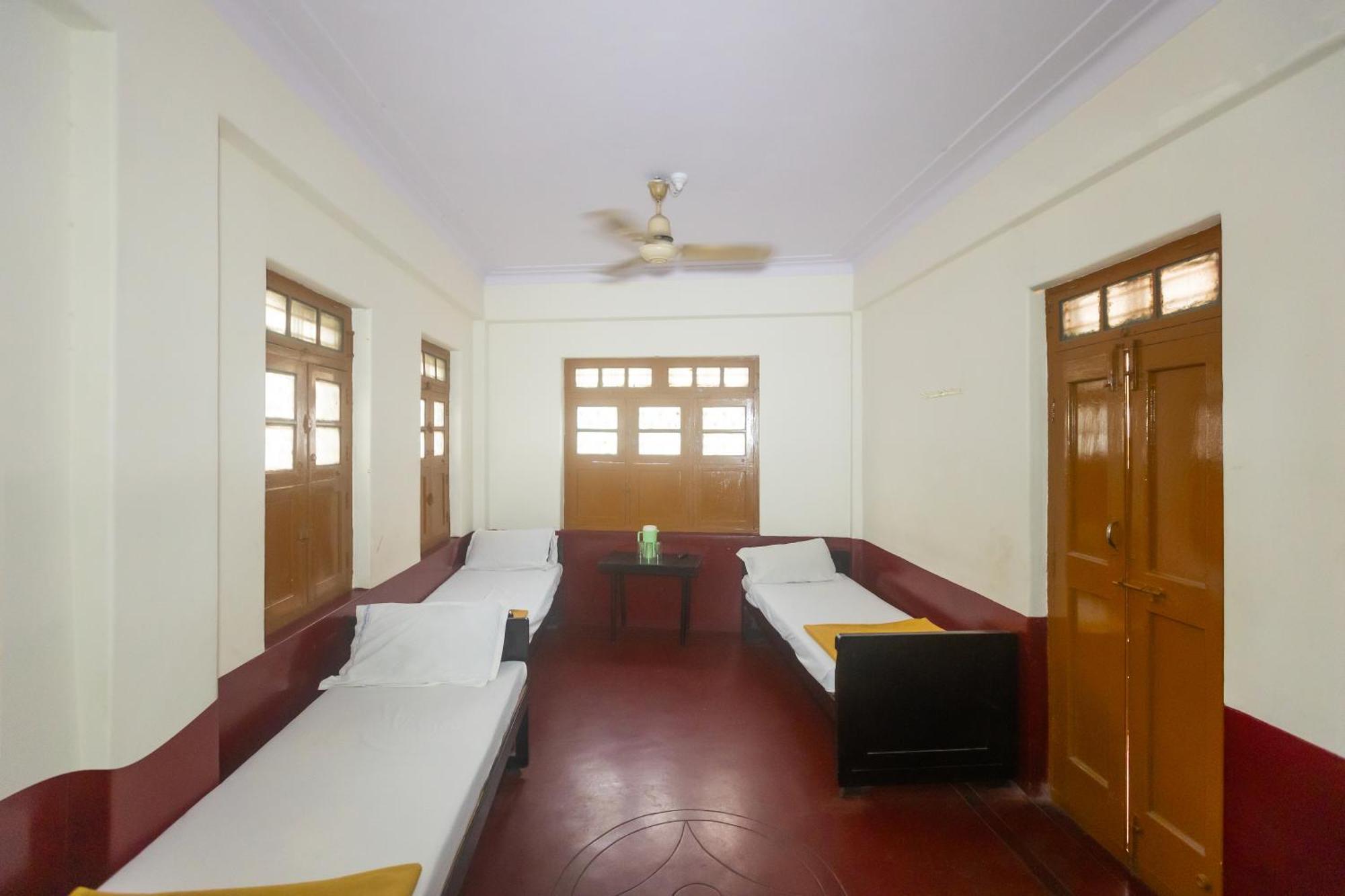 Sri Ramakrishna Hotel Bengalúr Exteriér fotografie