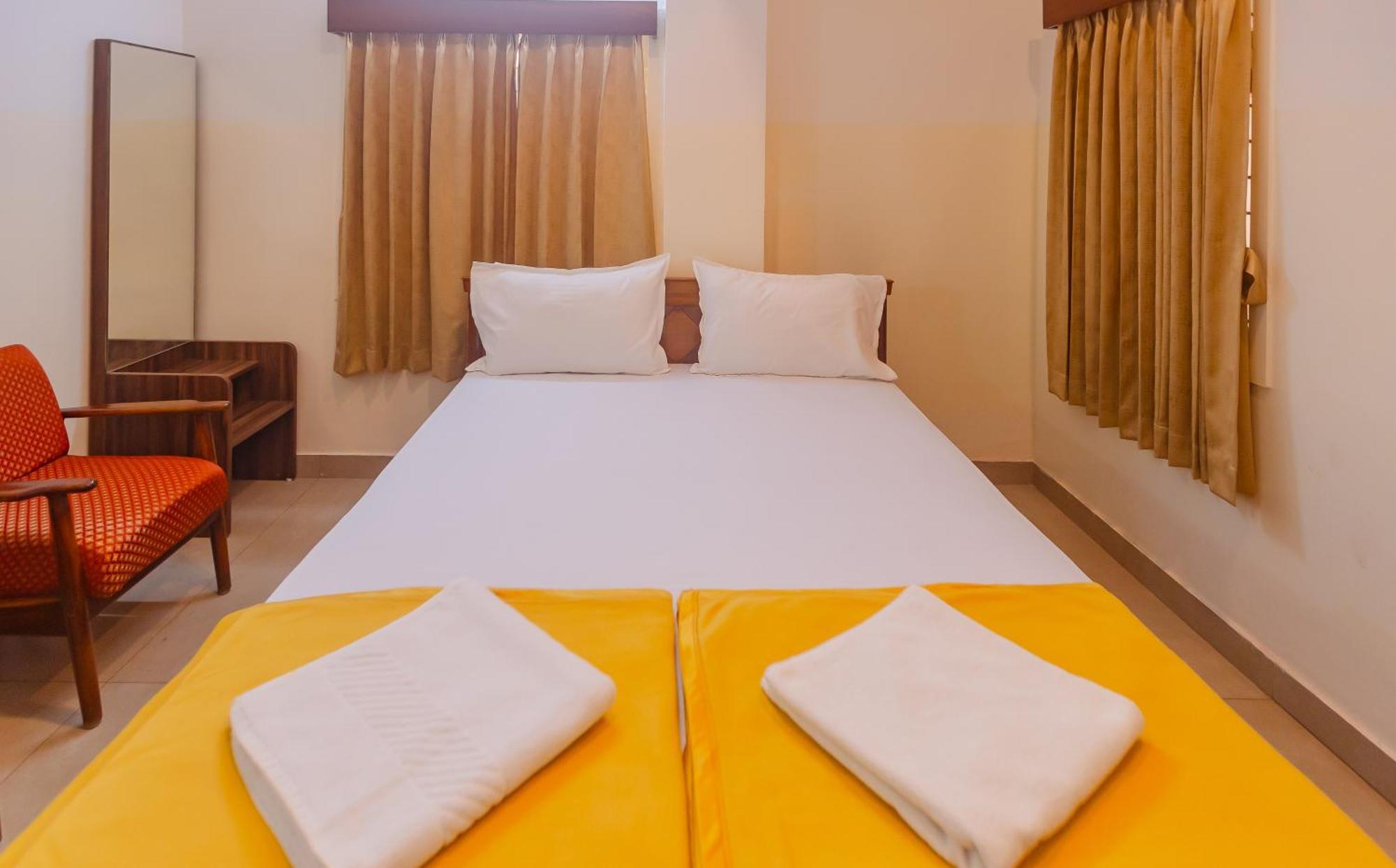 Sri Ramakrishna Hotel Bengalúr Exteriér fotografie