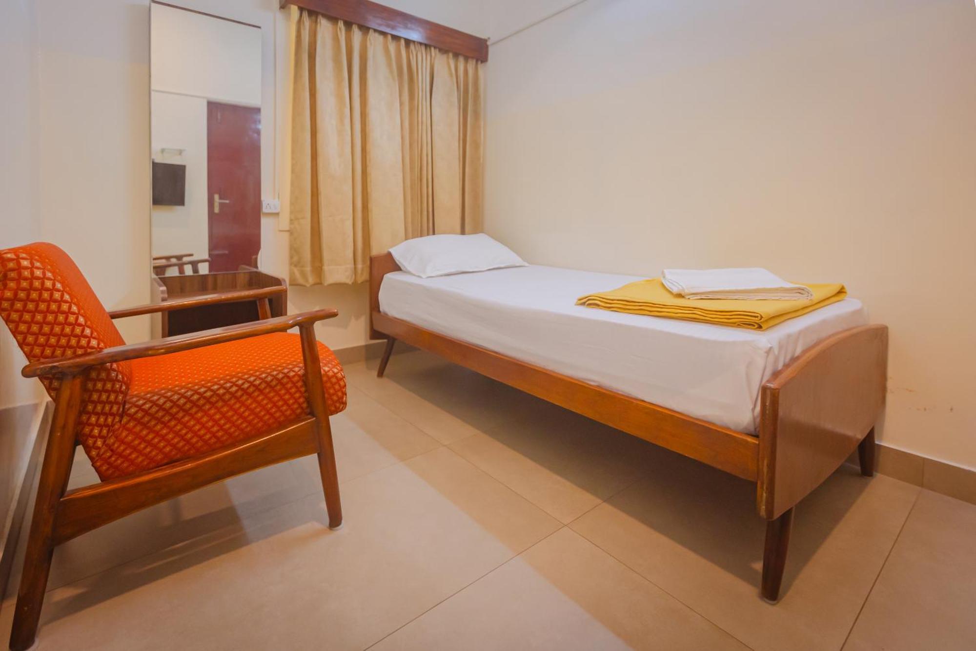 Sri Ramakrishna Hotel Bengalúr Exteriér fotografie