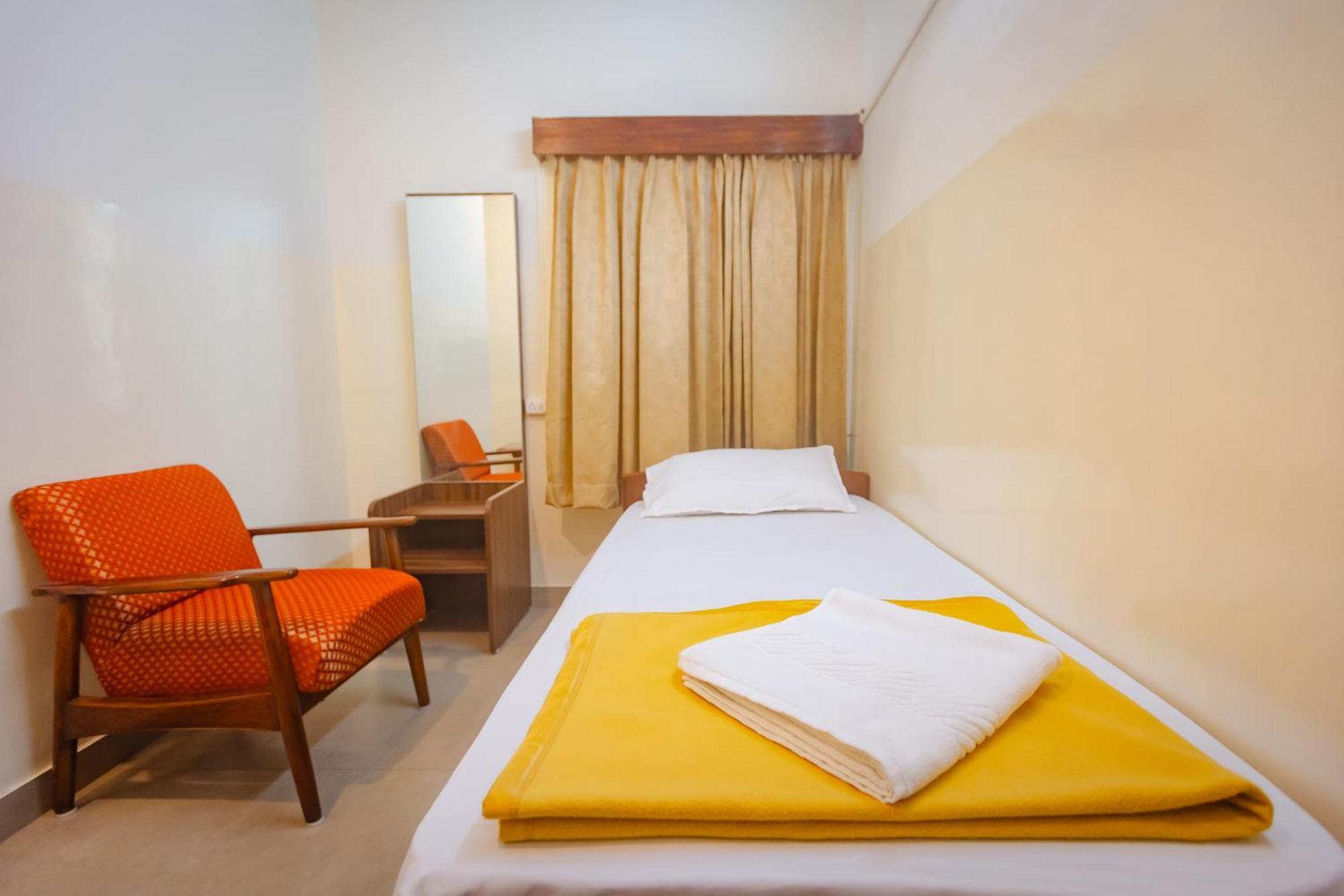 Sri Ramakrishna Hotel Bengalúr Exteriér fotografie